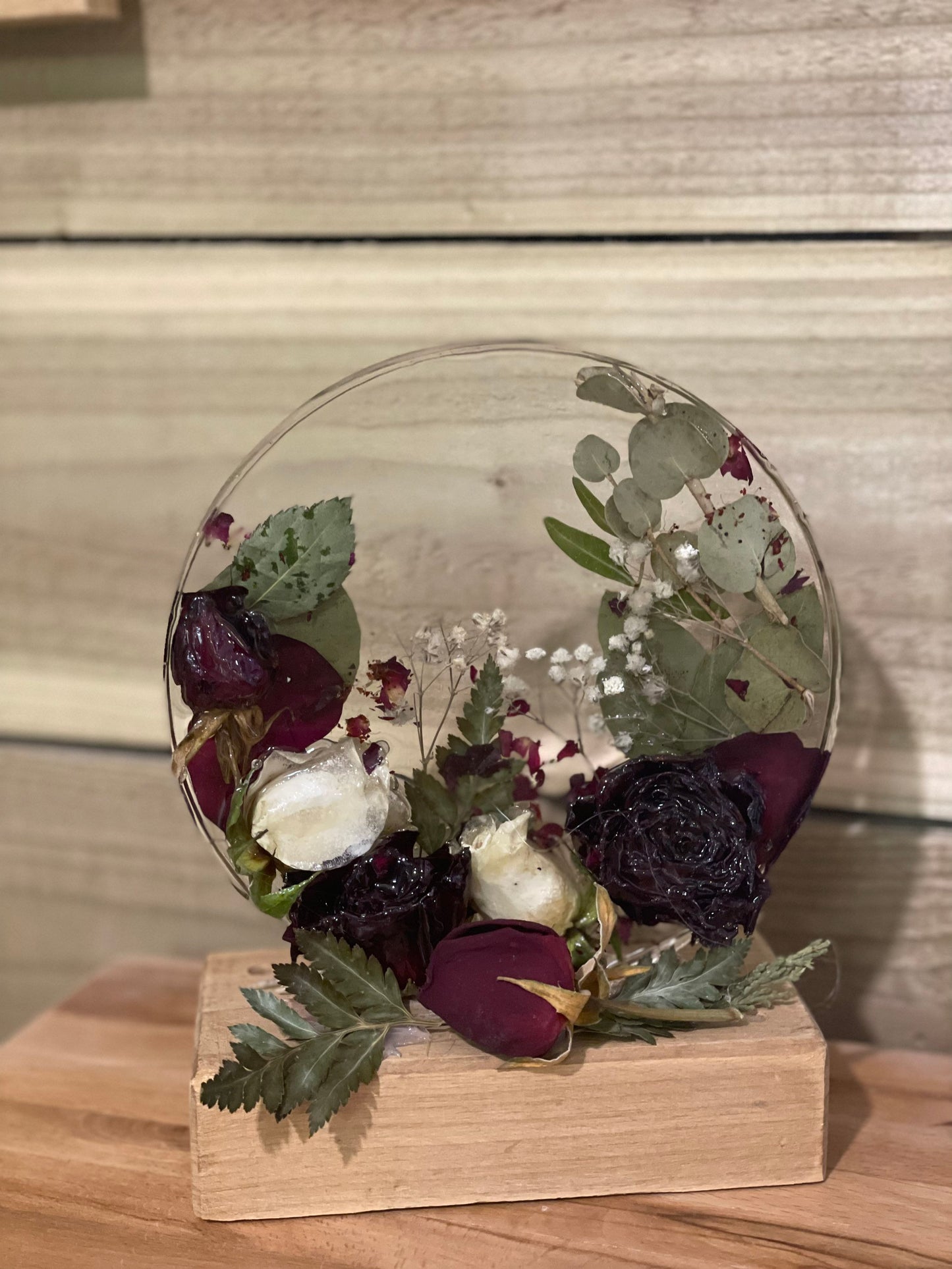 Flower preservation in resin, freestanding wedding flower preservation, bridal bouquet set in resin, preserved flowers in resin,