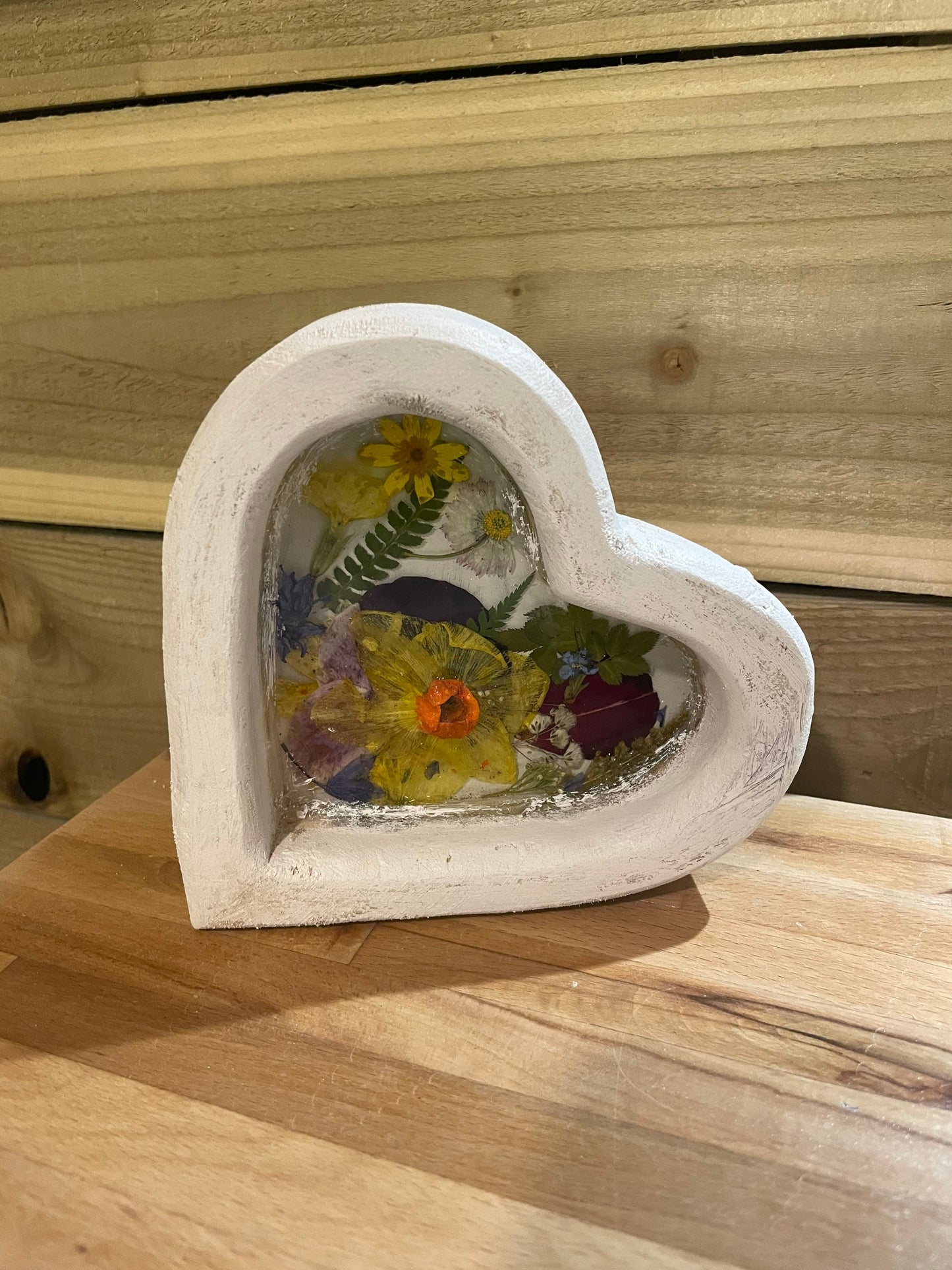 Flowers in resin trinket dish, pressed flowers, gift for her, Mother’s Day gift, birthday gift, nature lover gift, real flower art, flowers