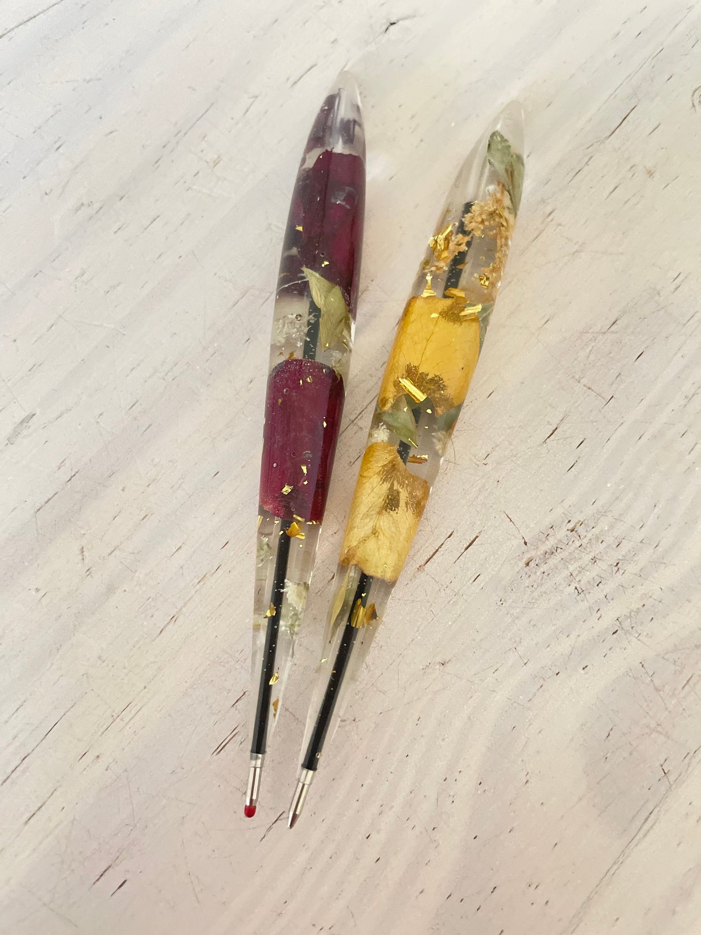 Real flower and resin pens, wedding gift, wedding favours, pens for weddings, handmade pens, Christmas gift, unique gift for her,