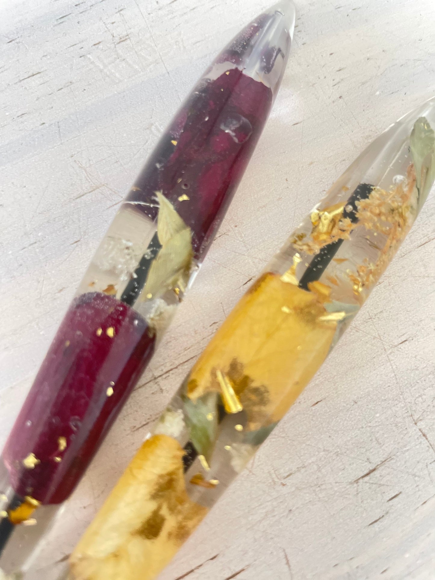 Real flower and resin pens, wedding gift, wedding favours, pens for weddings, handmade pens, Christmas gift, unique gift for her,