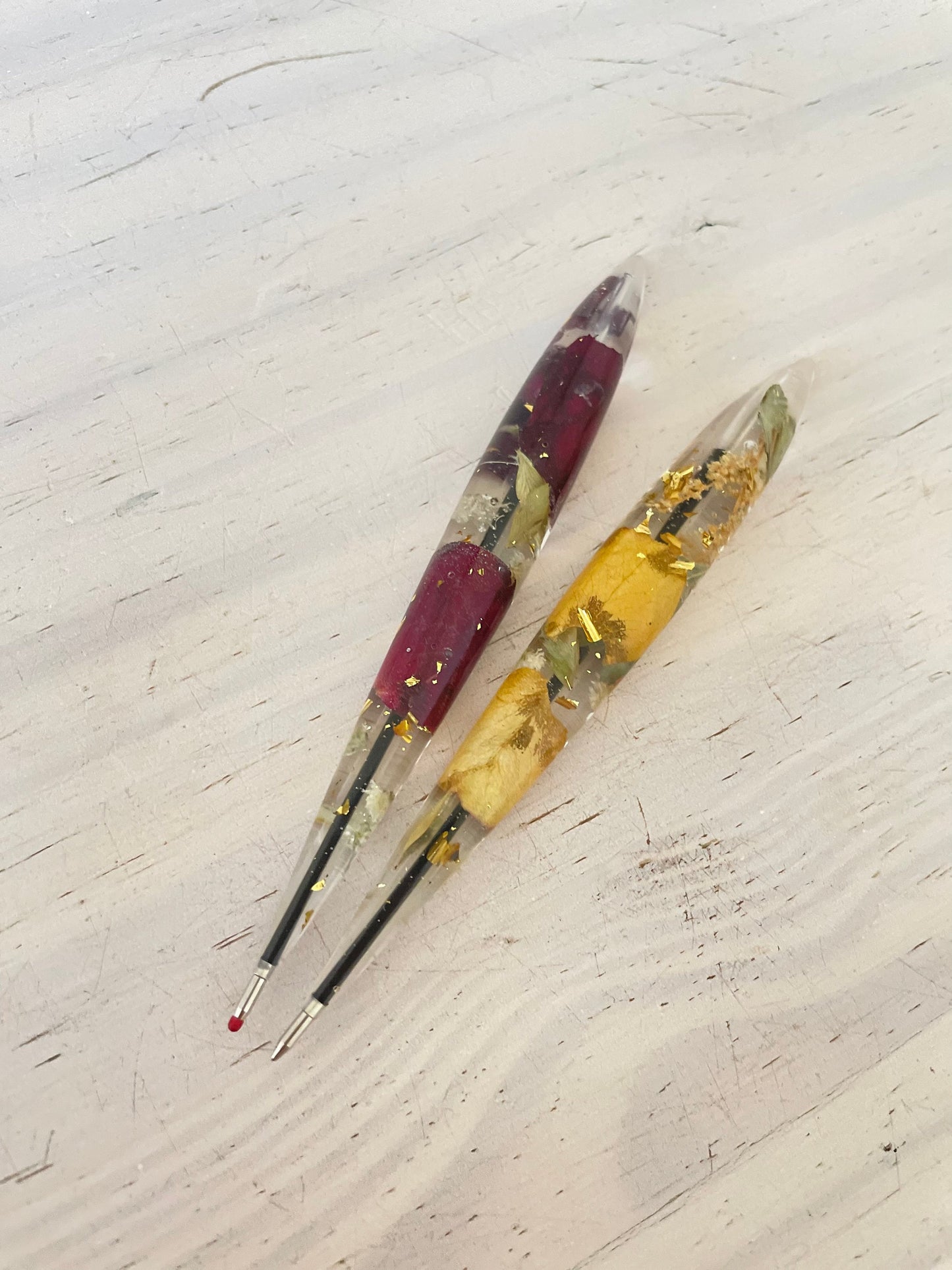 Real flower and resin pens, wedding gift, wedding favours, pens for weddings, handmade pens, Christmas gift, unique gift for her,