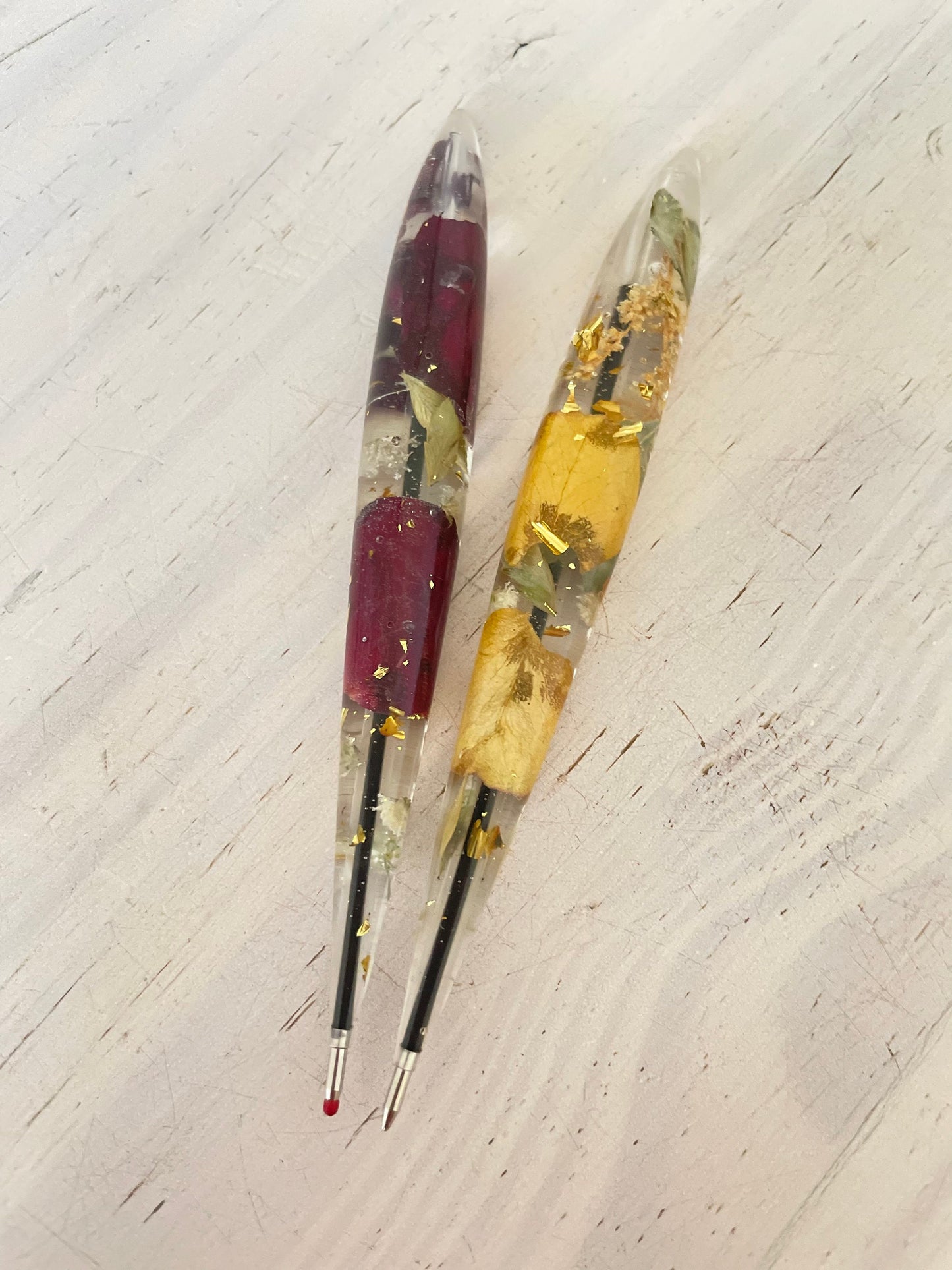 Real flower and resin pens, wedding gift, wedding favours, pens for weddings, handmade pens, Christmas gift, unique gift for her,